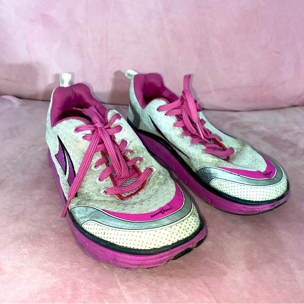 Altra Intuition 3 Excellent Used Condition Women’s Size 8.5 Pink White Barefoot